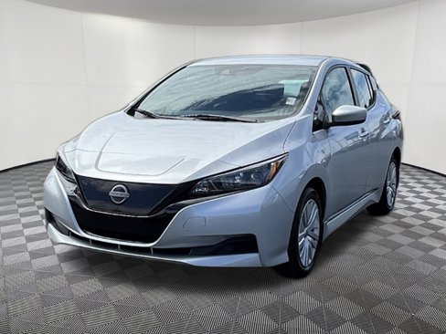 Used 2023 Nissan Leaf S image 3