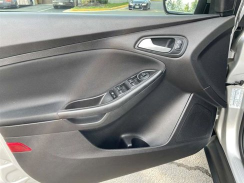 Used 2015 Ford Focus SE image 69