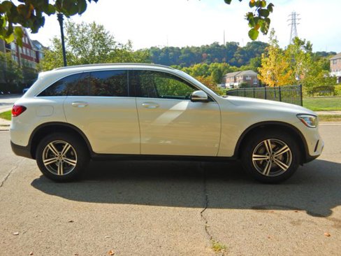 Used 2021 Mercedes-Benz GLC 300 4MATIC w/ Premium Package image 9