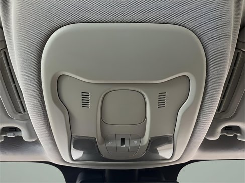 Used 2016 Jeep Renegade Limited image 22