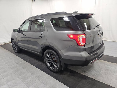 Used 2017 Ford Explorer XLT w/ XLT Technology Feature Bundle image 6