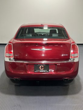 Used 2012 Chrysler 300 Limited w/ Luxury Group image 6