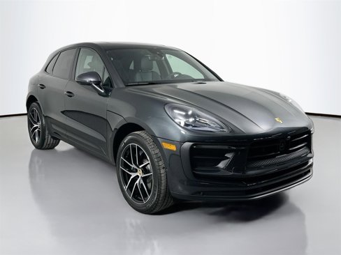 Used 2025 Porsche Macan image 8