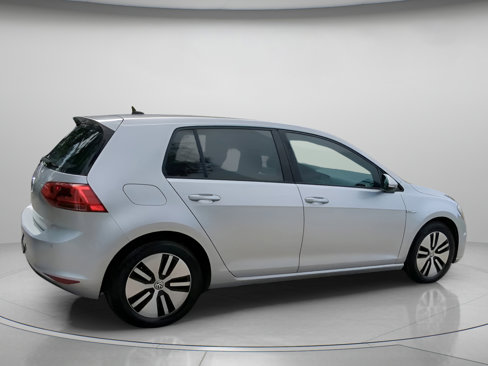 Used 2016 Volkswagen e-Golf SEL Premium image 28