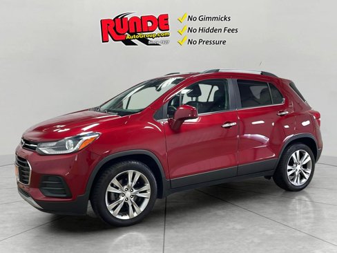 Used 2020 Chevrolet Trax LT w/ Sun & Sound Package image 1
