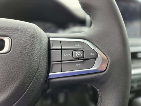New 2025 Jeep Compass Latitude image 22