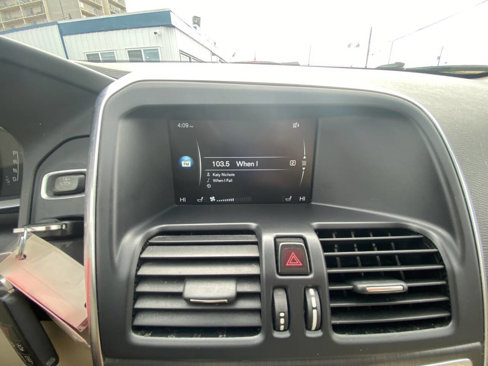 Used 2015 Volvo XC60 T5 w/ Proximity Package image 27
