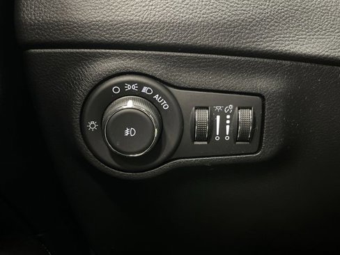 Used 2021 Jeep Compass 80th Special Edition image 24