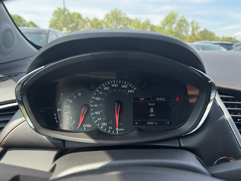 Used 2022 Chevrolet Trax LT w/ Midnight Edition image 10
