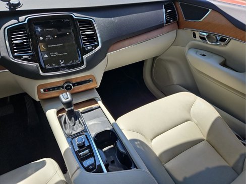 Used 2021 Volvo XC90 T6 Momentum image 15