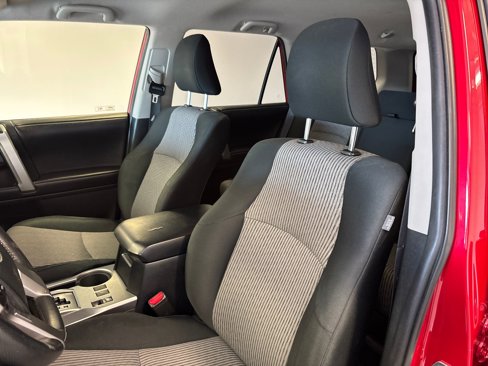 Used 2017 Toyota 4Runner SR5 image 5
