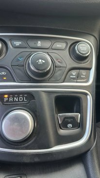 Used 2015 Chrysler 200 Limited w/ Convenience Group image 29