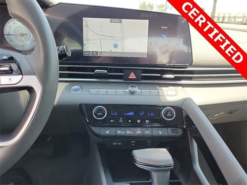 Certified 2024 Hyundai Elantra SEL w/ Convenience Package image 11