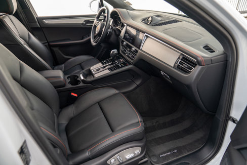 Used 2022 Porsche Macan image 36