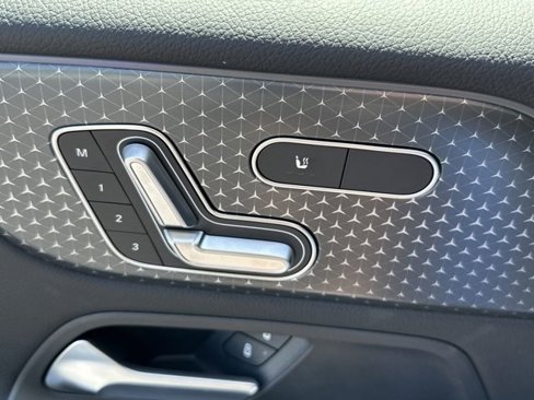Certified 2024 Mercedes-Benz GLB 250 4MATIC image 15