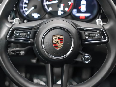 Certified 2024 Porsche Macan w/ Premium Plus Package image 17