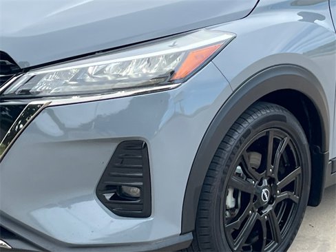 Used 2023 Nissan Kicks SR w/ SR Premium Package image 4
