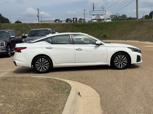 Used 2023 Nissan Altima 2.5 SV image 4