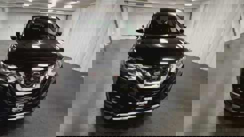 Used 2018 Nissan Rogue SV image 43