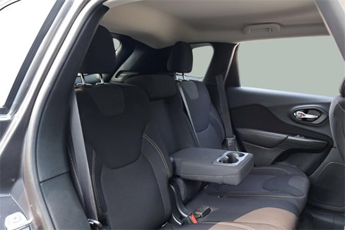 Used 2016 Jeep Cherokee Latitude w/ Cold Weather Group image 27