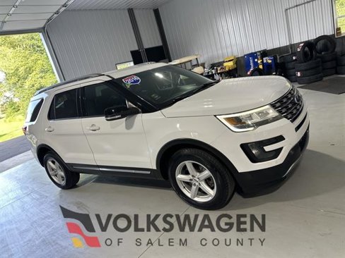 Used 2016 Ford Explorer XLT w/ Equipment Group 202A image 1