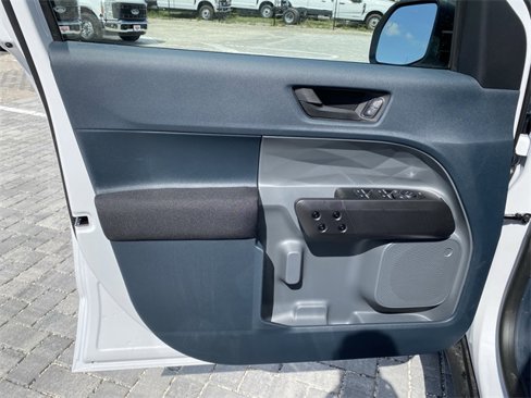 New 2025 Ford Maverick XL image 9