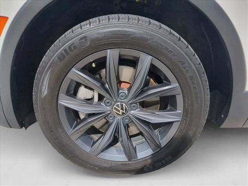 Used 2022 Volkswagen Tiguan SE image 26