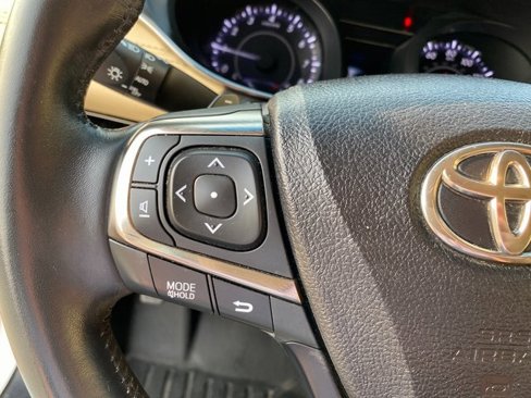 Used 2016 Toyota Avalon Limited image 28
