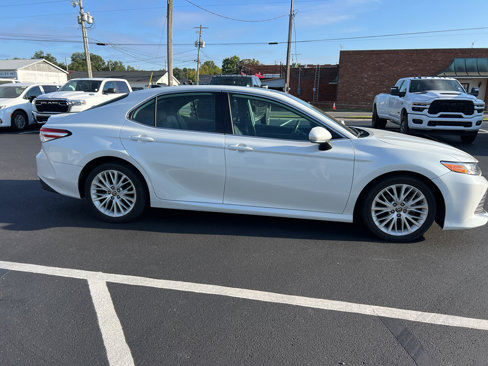 Used 2020 Toyota Camry XLE image 3