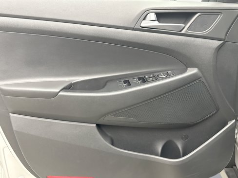 Used 2016 Hyundai Tucson Limited w/ Option Group 03 image 9