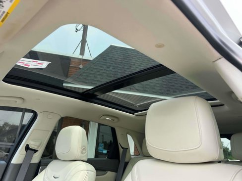 Certified 2022 Cadillac XT5 Premium Luxury image 16