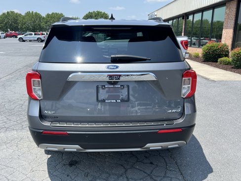 Used 2022 Ford Explorer XLT w/ Equipment Group 202A image 7