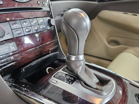 Used 2013 INFINITI G37 Journey w/ Premium Pkg image 25