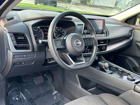 Used 2023 Nissan Rogue SV image 37