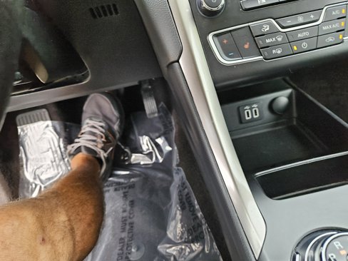 Used 2019 Ford Fusion SEL image 29