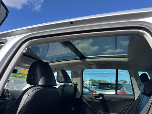 Used 2017 Volkswagen Tiguan Wolfsburg Edition image 19
