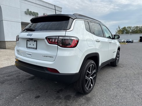 New 2025 Jeep Compass Limited image 7
