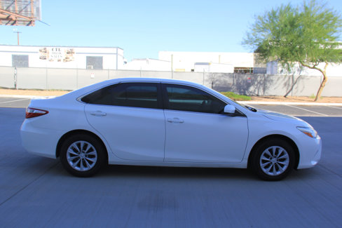 Used 2015 Toyota Camry LE image 4