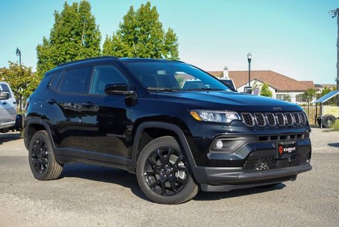 New 2025 Jeep Compass Latitude w/ Altitude Special Edition image 2