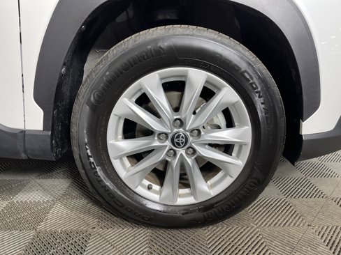 Used 2023 Toyota Corolla Cross LE image 6