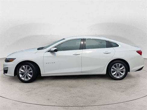 Used 2022 Chevrolet Malibu LT image 2