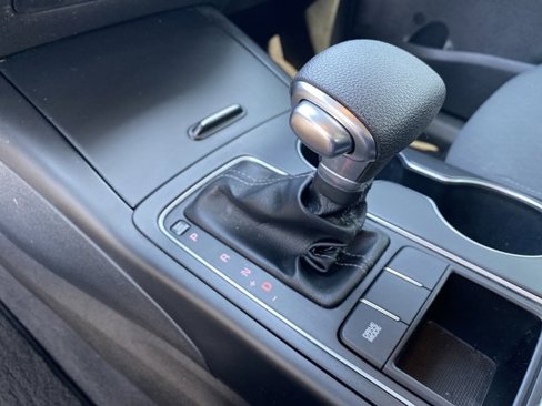 Used 2019 Kia Sorento L image 16