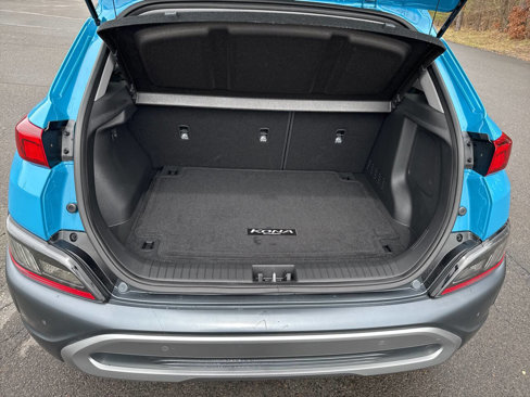 Used 2022 Hyundai Kona Limited w/ Cargo Package image 13