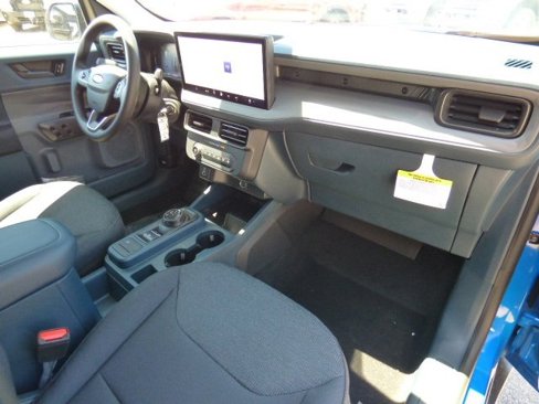 New 2025 Ford Maverick XL image 9