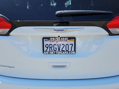Used 2017 Chrysler Pacifica Touring-L w/ Tire & Wheel Group image 14