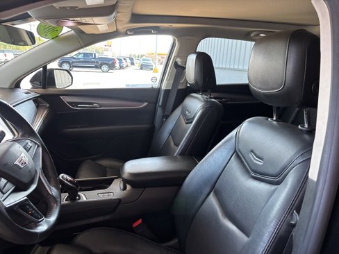 Used 2017 Cadillac XT5 Luxury image 8