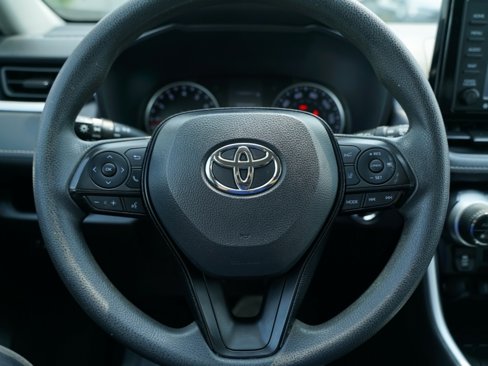 Used 2021 Toyota RAV4 XLE image 12