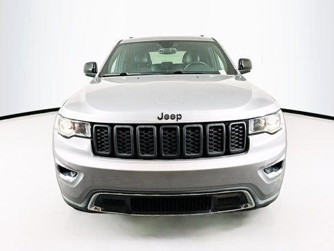 Used 2018 Jeep Grand Cherokee Limited image 2