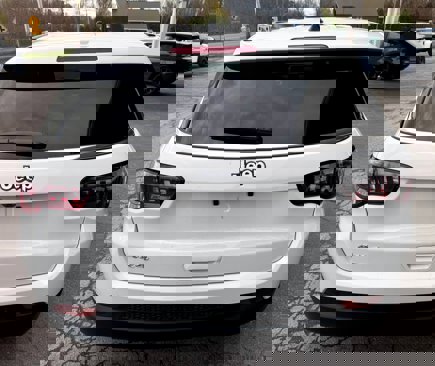 New 2025 Jeep Compass Sport image 4