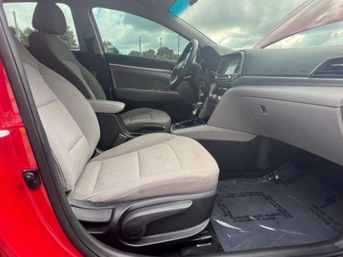 Used 2020 Hyundai Elantra SEL image 17